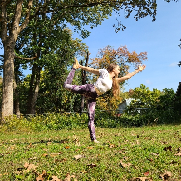 Meet Your Posher - Picture 3 of 11